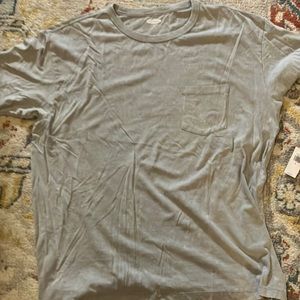 Old navy M soft pocket tshirt